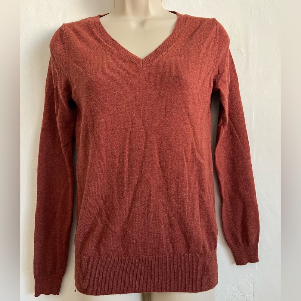 Mossimo Women Sweater Size S /P
Beige Stretch Classic Long Sleeve
Lightweight.